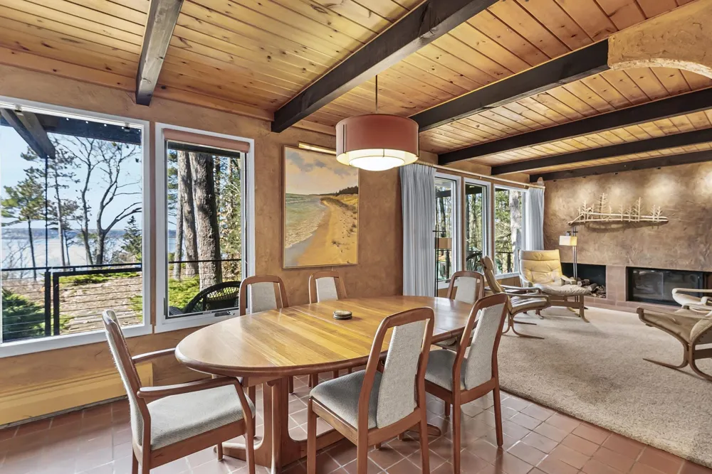 6644 Peninsula Drive Peninsula Township, MI 49686