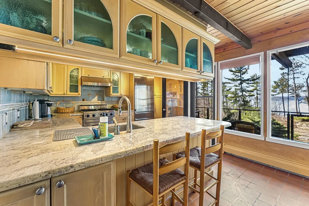 6644 Peninsula Drive Peninsula Township, MI 49686