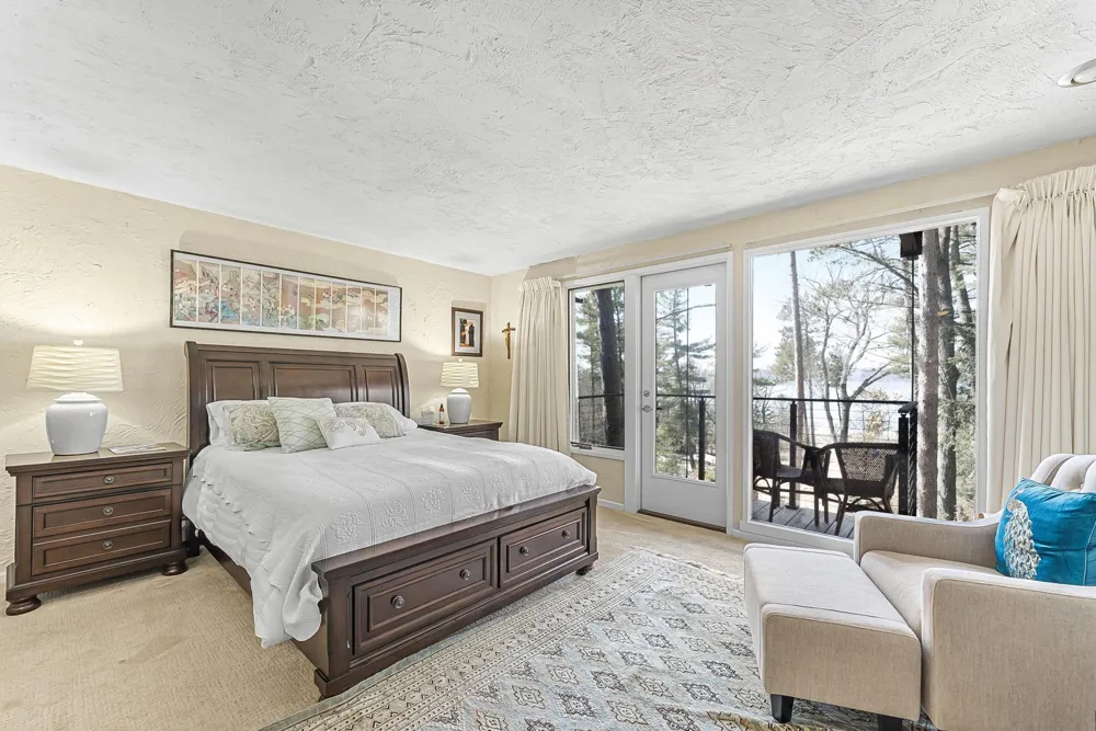6644 Peninsula Drive Peninsula Township, MI 49686