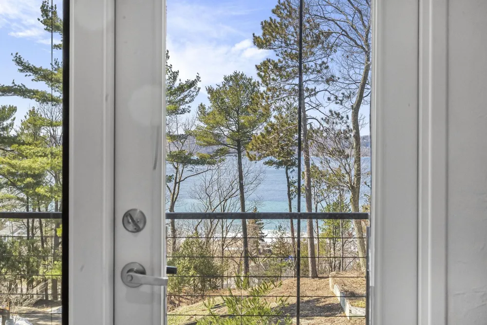 6644 Peninsula Drive Peninsula Township, MI 49686