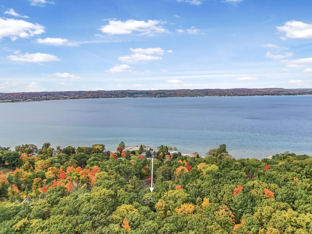 6644 Peninsula Drive Peninsula Township, MI 49686