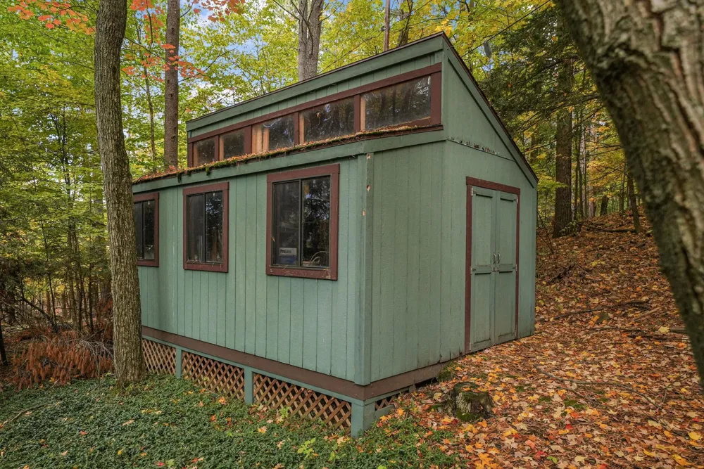 6644 Peninsula Drive Peninsula Township, MI 49686