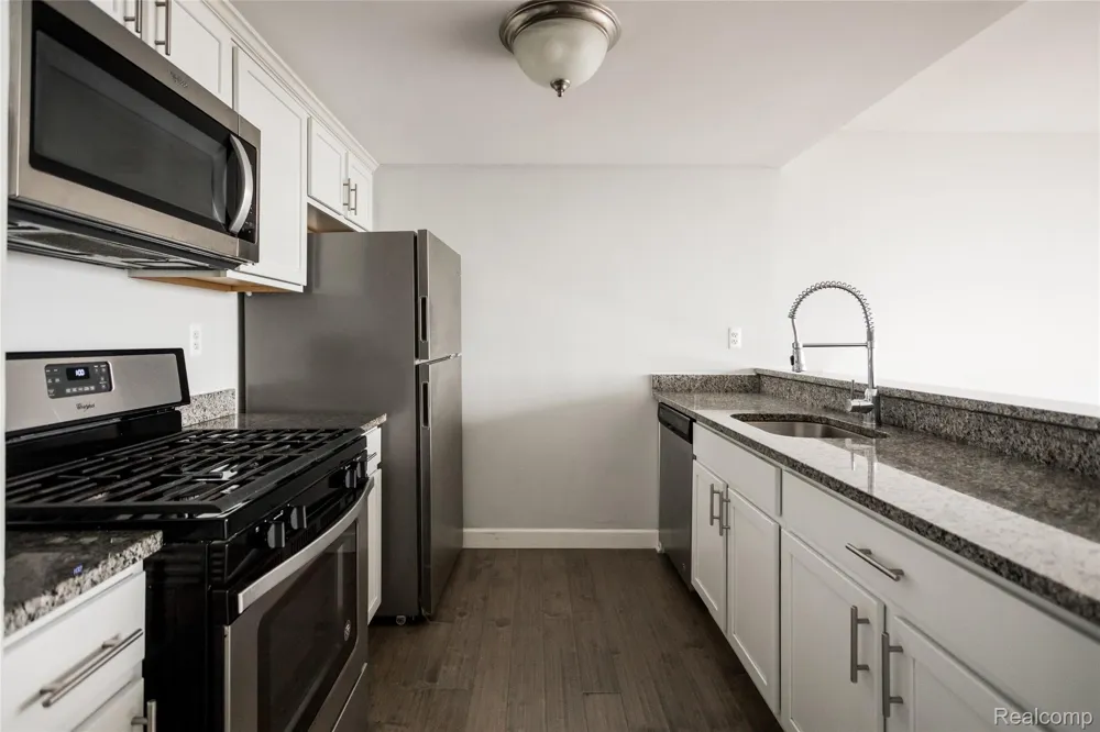 250 E Harbortown Drive #508 Detroit City, MI 48207