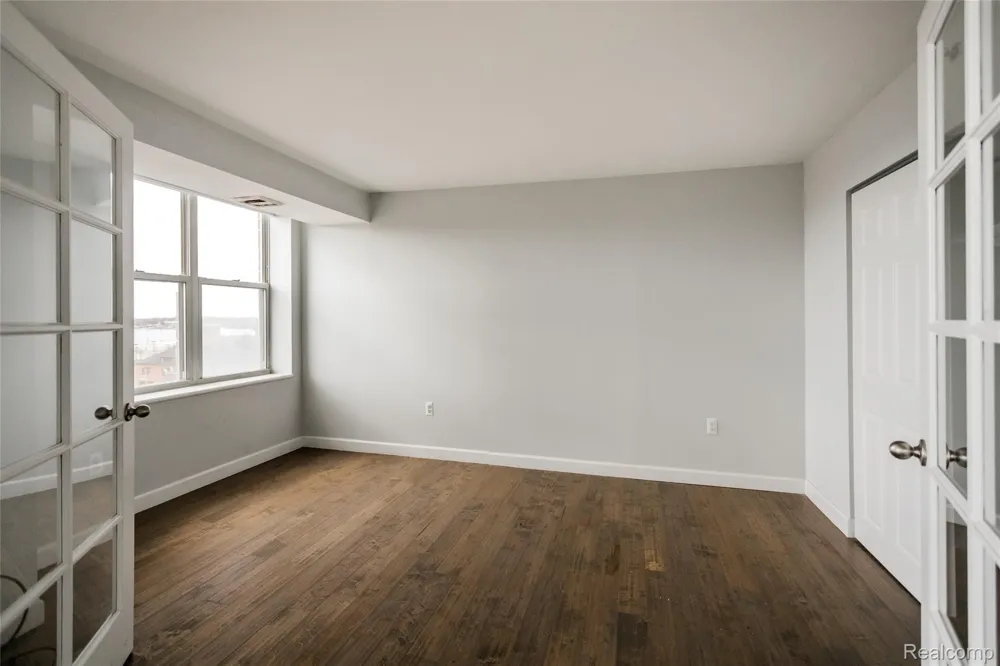 250 E Harbortown Drive #508 Detroit City, MI 48207