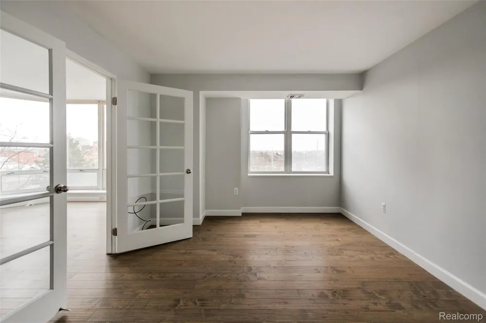 250 E Harbortown Drive #508 Detroit City, MI 48207