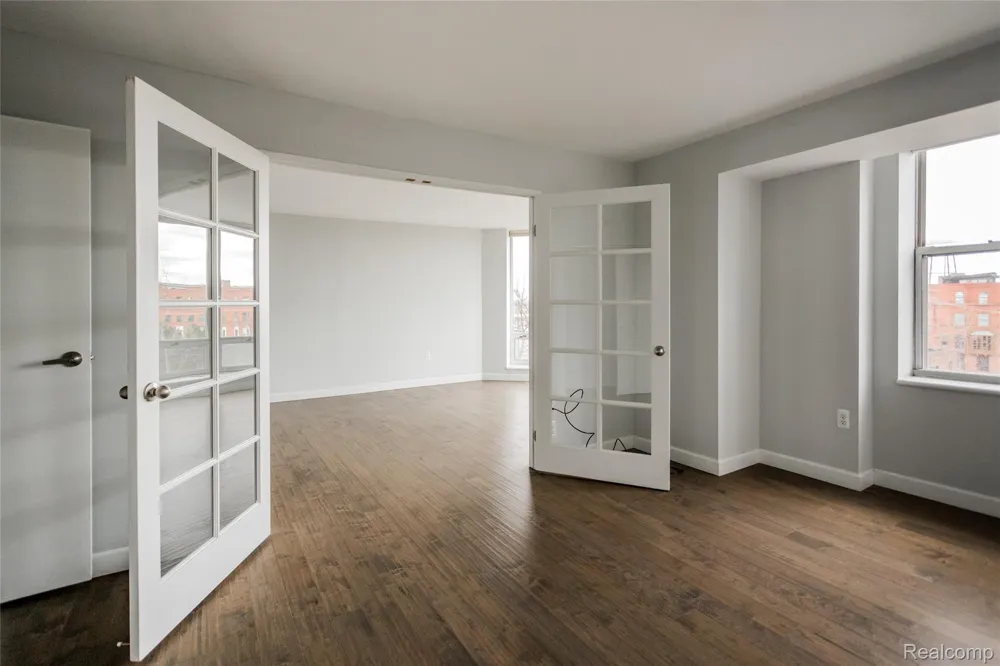 250 E Harbortown Drive #508 Detroit City, MI 48207