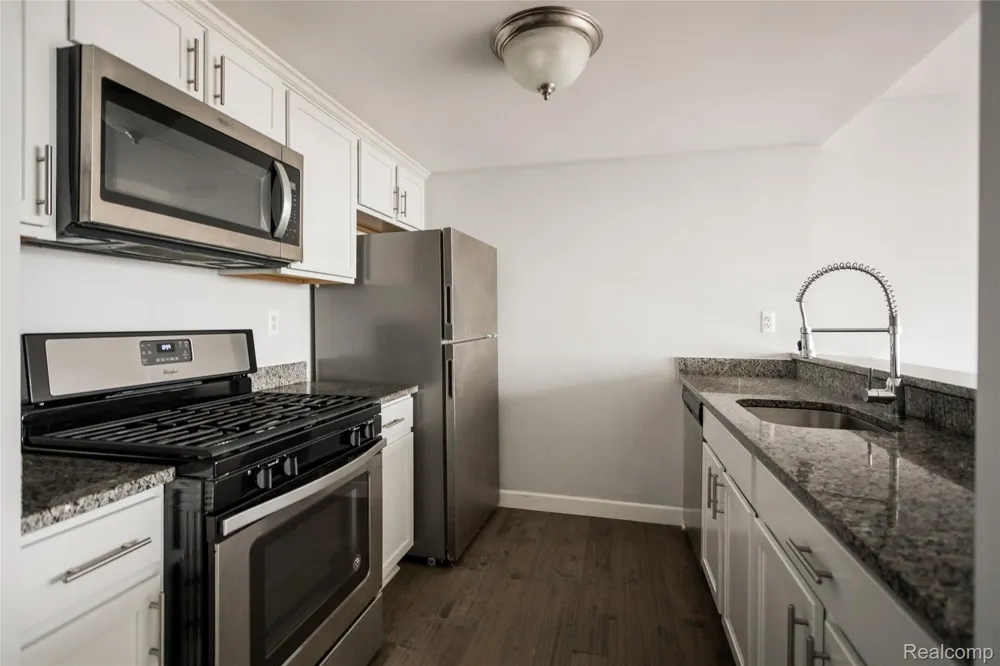 250 E Harbortown Drive #508 Detroit City, MI 48207