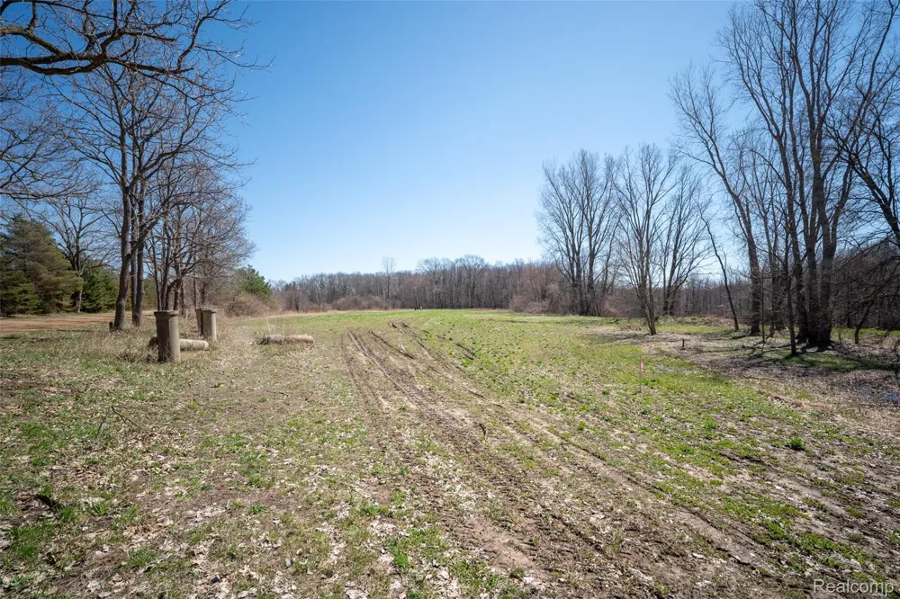 825 W Rose Center Road Holly Township, MI 48442