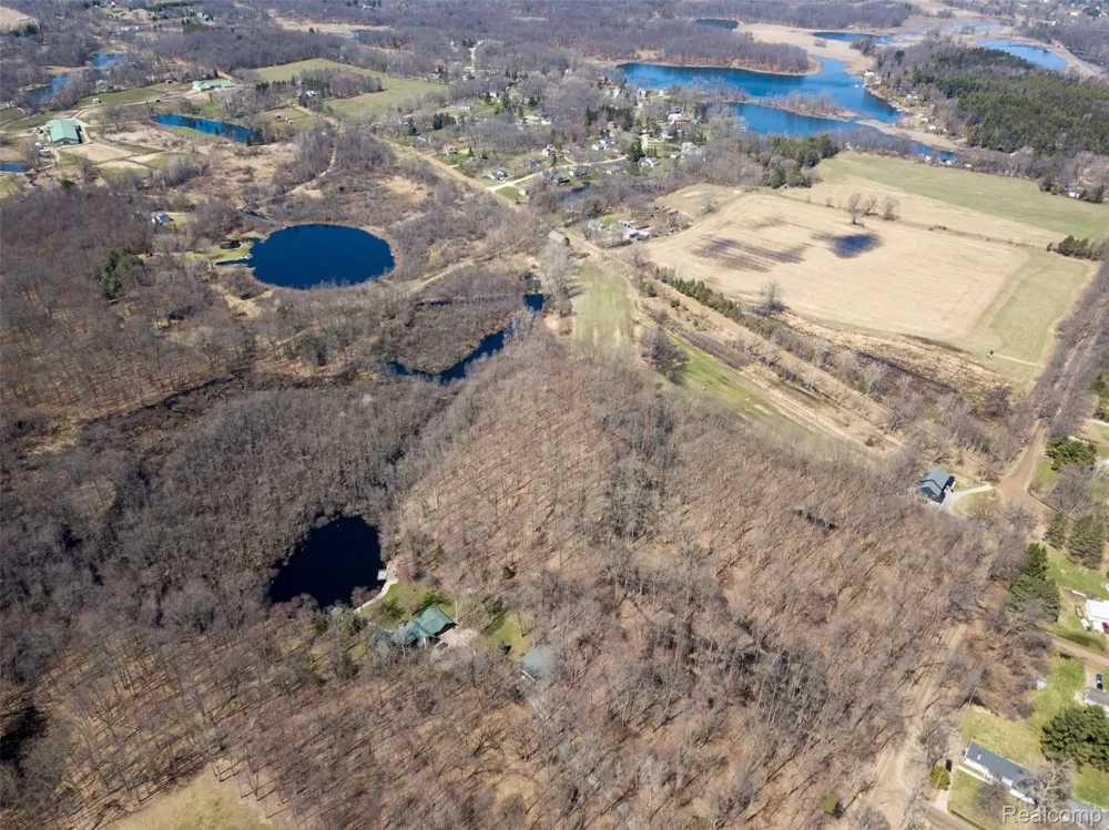 825 W Rose Center Road Holly Township, MI 48442