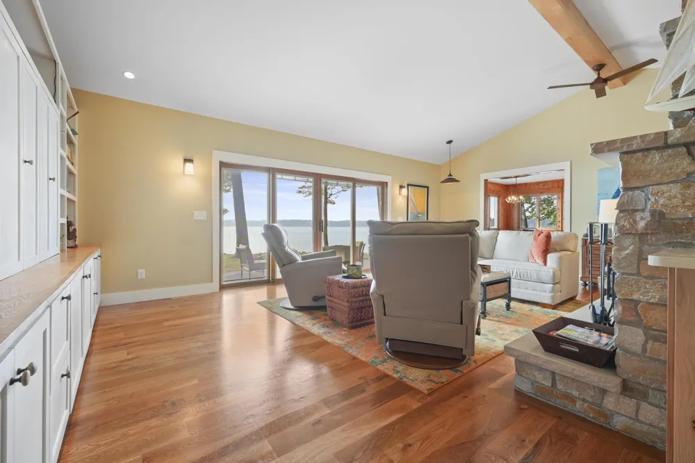 620 Lakewood Road Long Lake Township, MI 49685