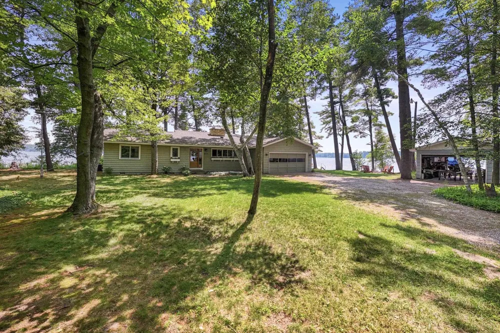 620 Lakewood Road Long Lake Township, MI 49685