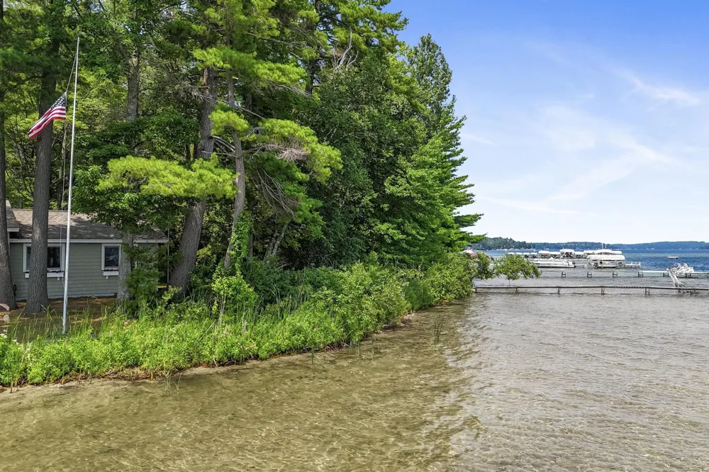 620 Lakewood Road Long Lake Township, MI 49685