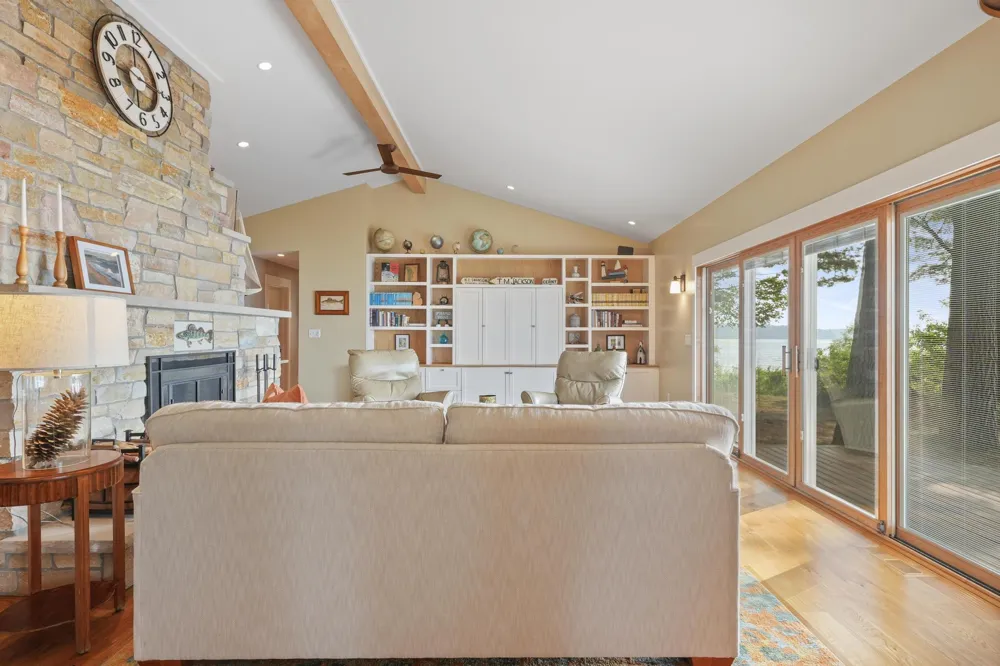 620 Lakewood Road Long Lake Township, MI 49685