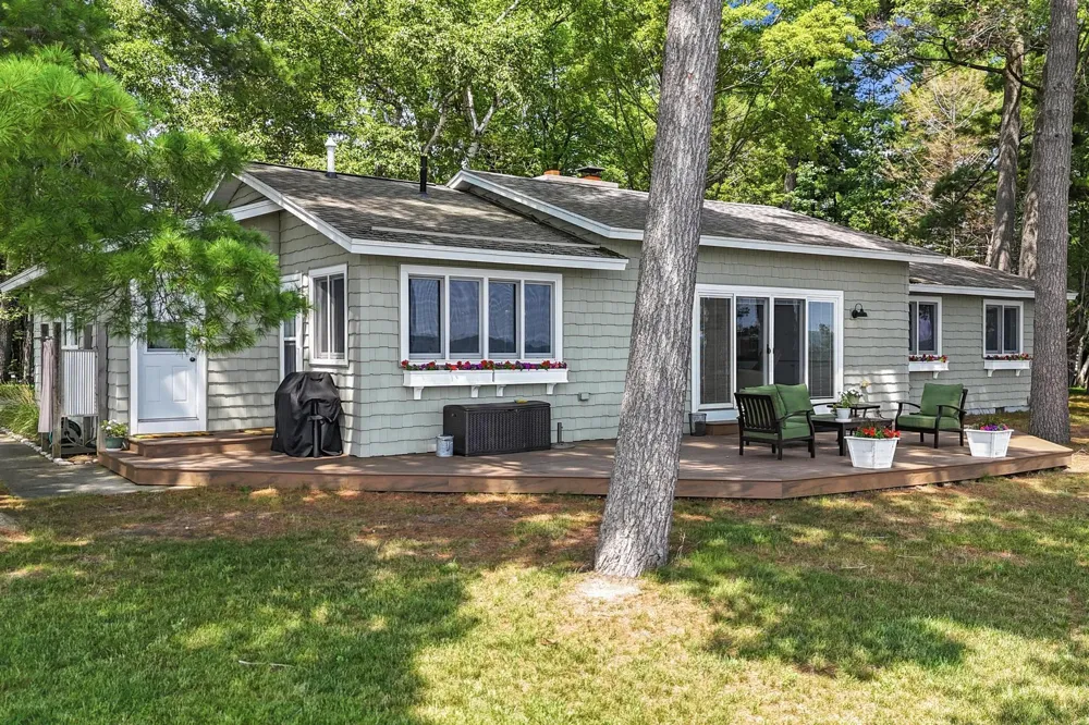 620 Lakewood Road Long Lake Township, MI 49685
