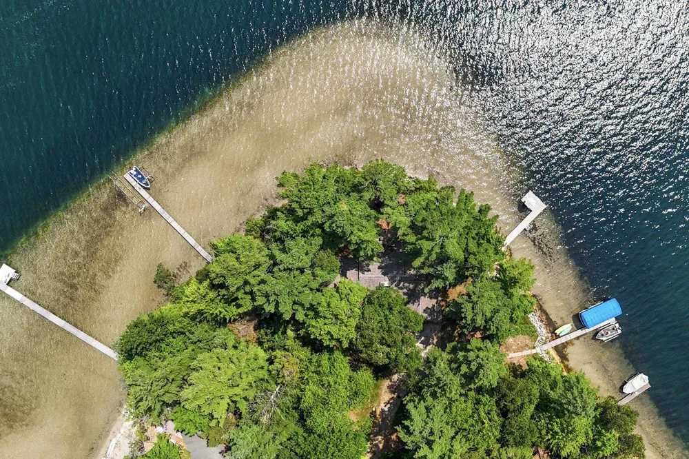 620 Lakewood Road Long Lake Township, MI 49685
