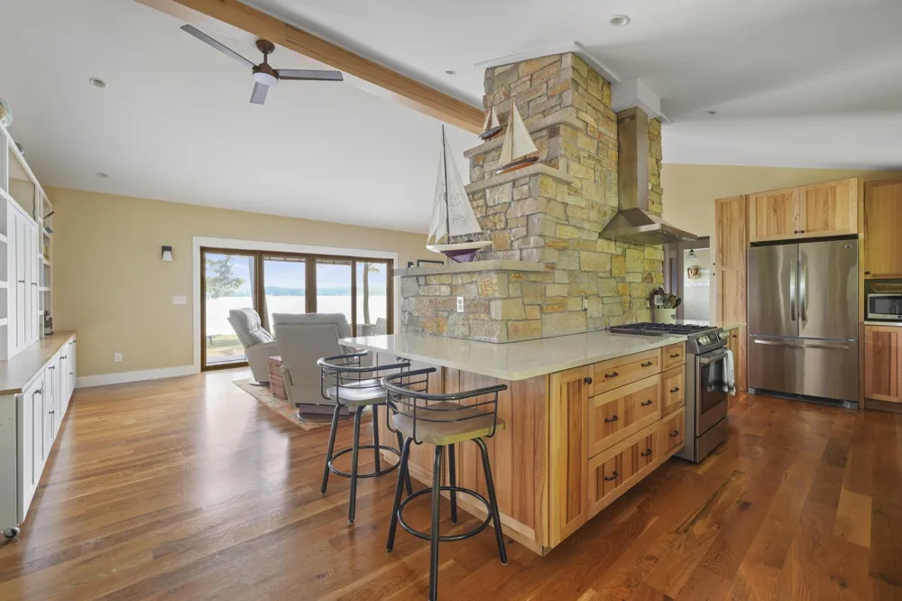 620 Lakewood Road Long Lake Township, MI 49685