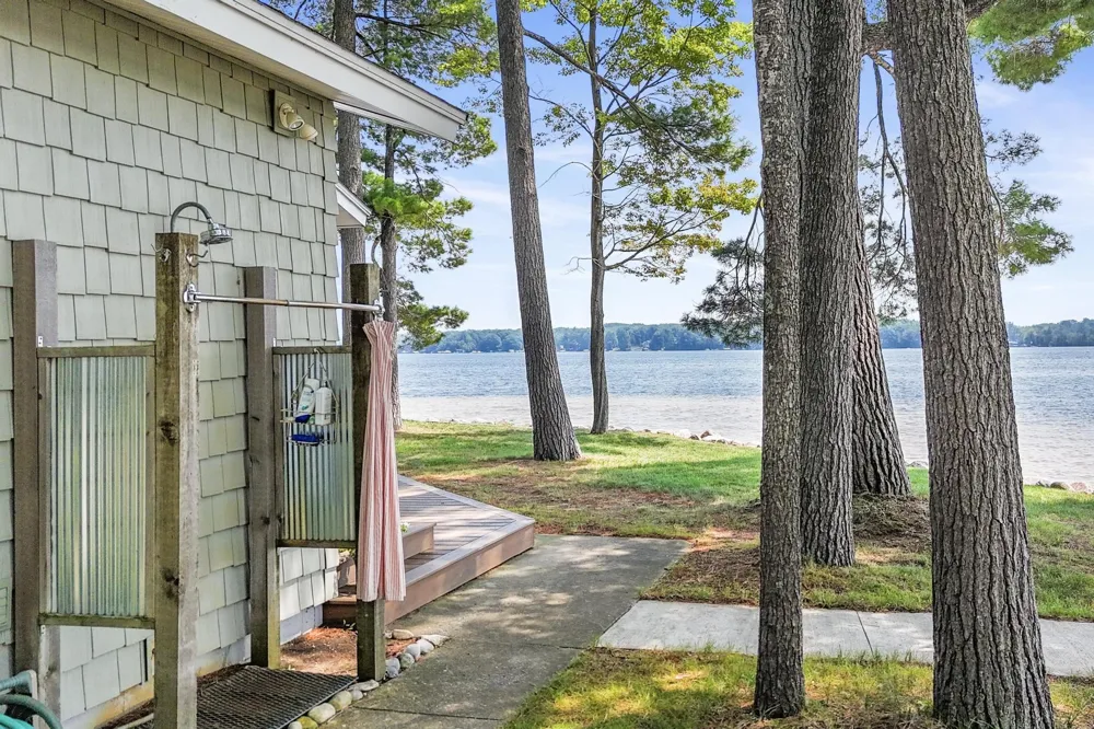 620 Lakewood Road Long Lake Township, MI 49685