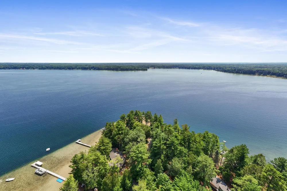 620 Lakewood Road Long Lake Township, MI 49685