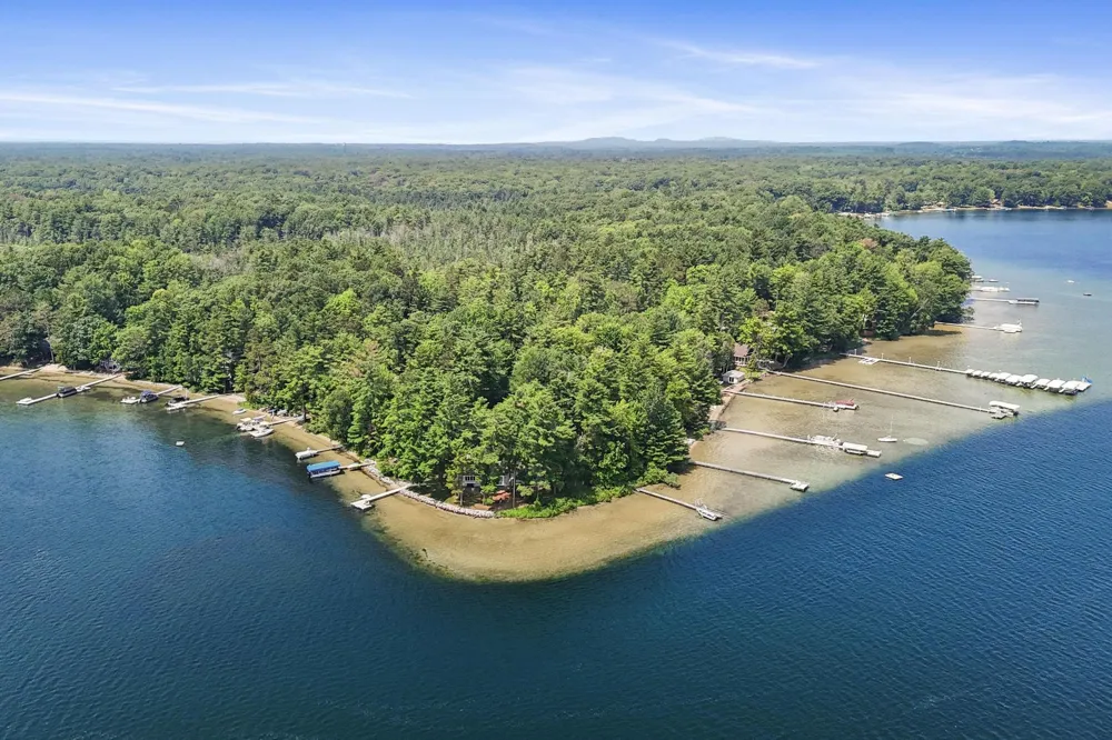 620 Lakewood Road Long Lake Township, MI 49685