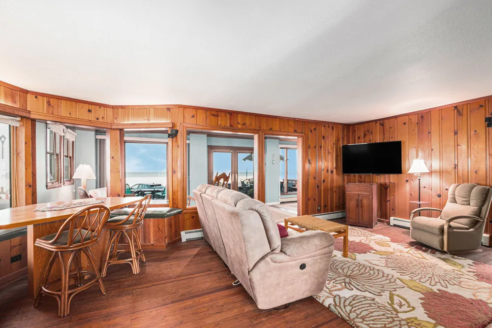 30 Lakeshore Drive South Haven City, MI 49090