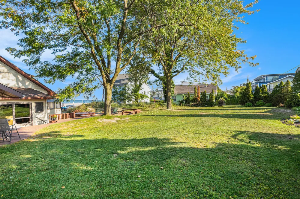 30 Lakeshore Drive South Haven City, MI 49090