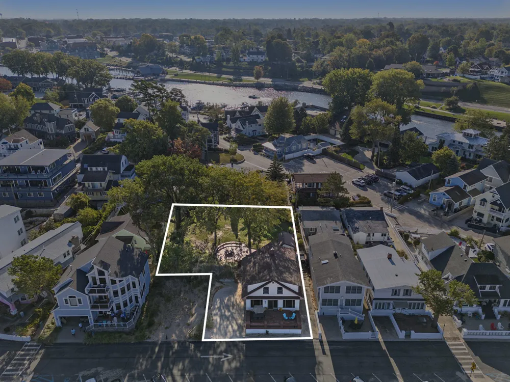 30 Lakeshore Drive South Haven City, MI 49090