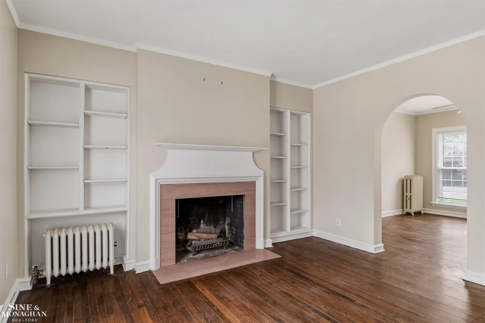 377 Rivard Boulevard Grosse Pointe City, MI 48230