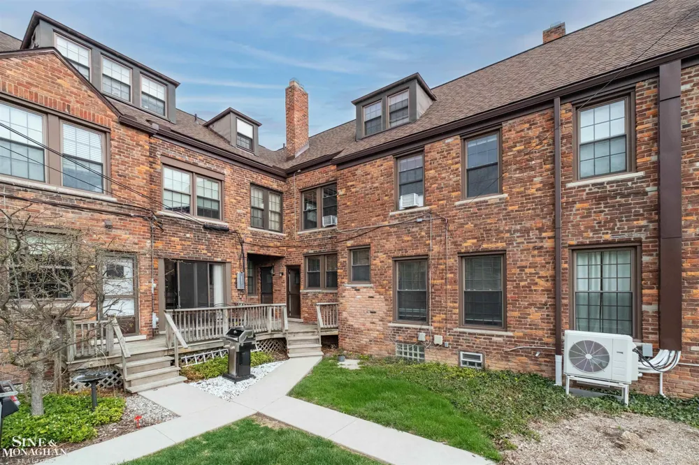 377 Rivard Boulevard Grosse Pointe City, MI 48230
