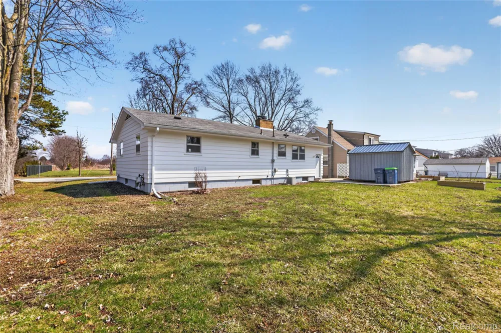 2300 S Lincoln Bay City City, MI 48708