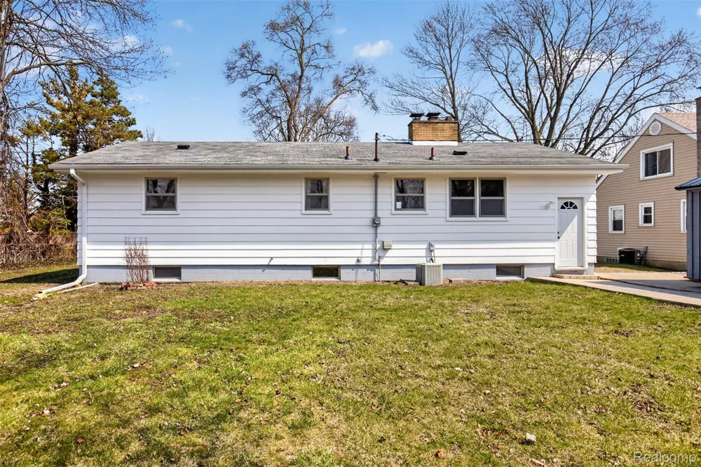 2300 S Lincoln Bay City City, MI 48708