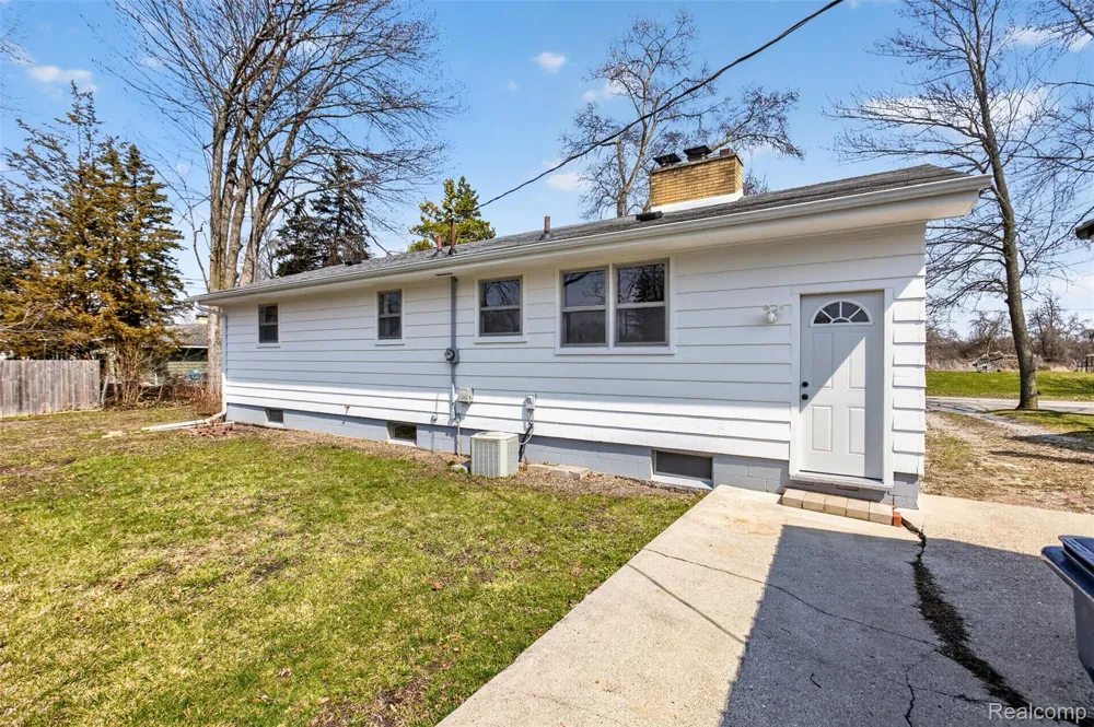2300 S Lincoln Bay City City, MI 48708