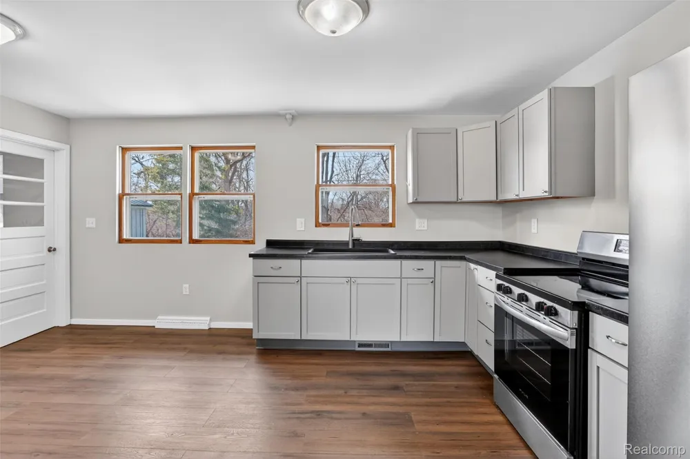 2300 S Lincoln Bay City City, MI 48708