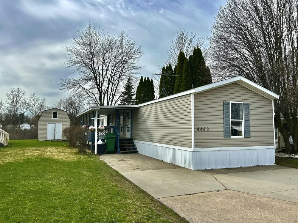 4483 Ilium Lane Walker City, MI 49534