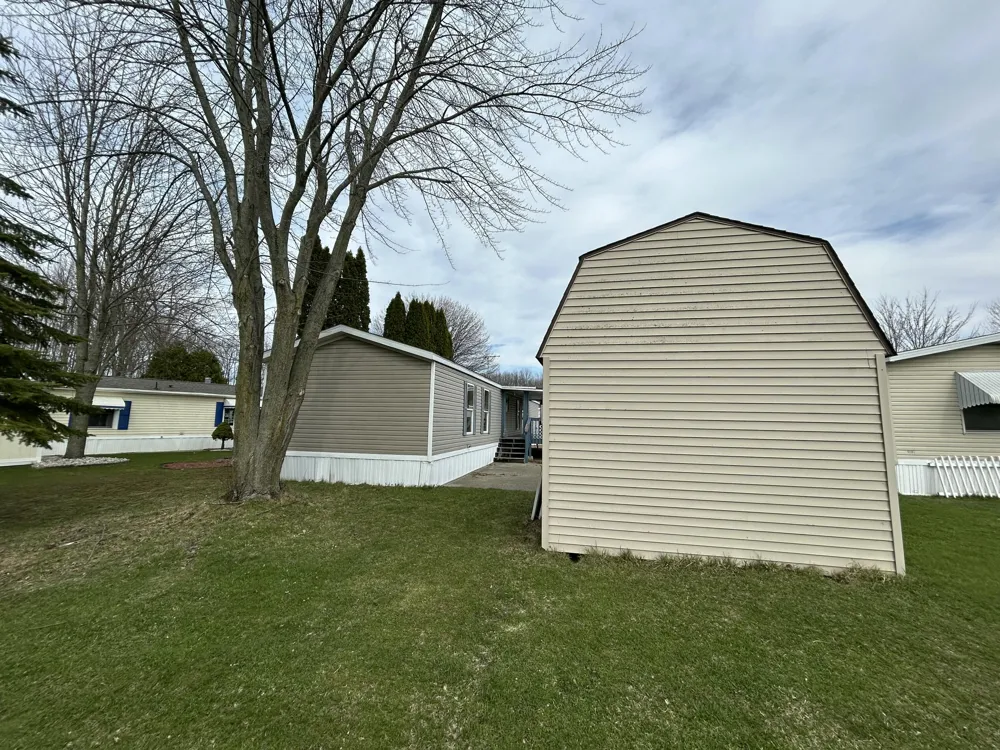 4483 Ilium Lane Walker City, MI 49534