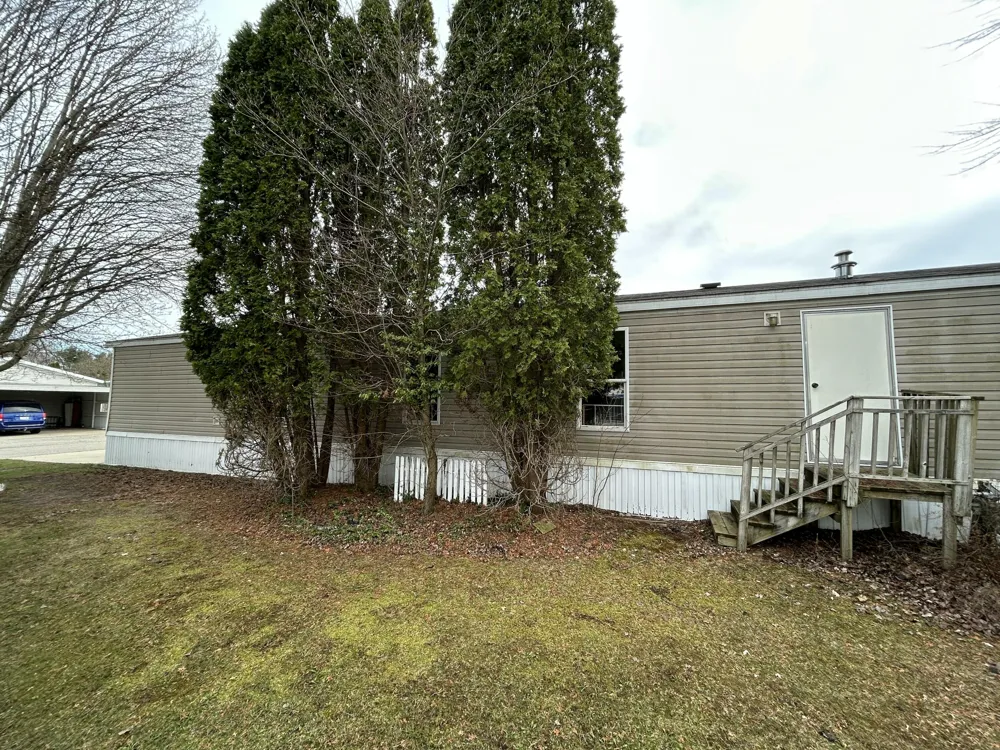 4483 Ilium Lane Walker City, MI 49534