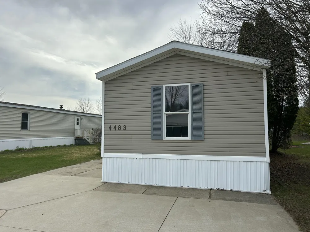 4483 Ilium Lane Walker City, MI 49534