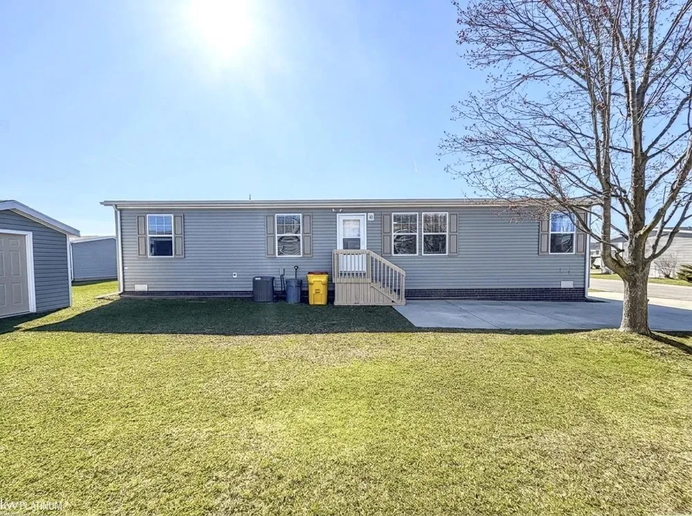 33200 Sumac Court Lenox Township, MI 48048