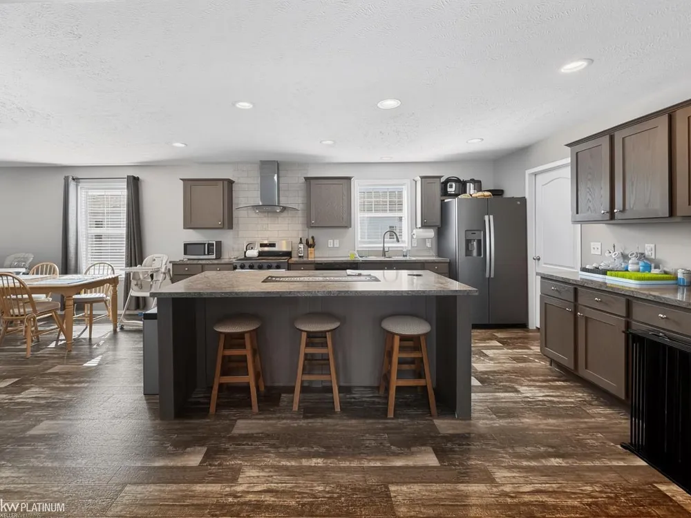 33200 Sumac Court Lenox Township, MI 48048