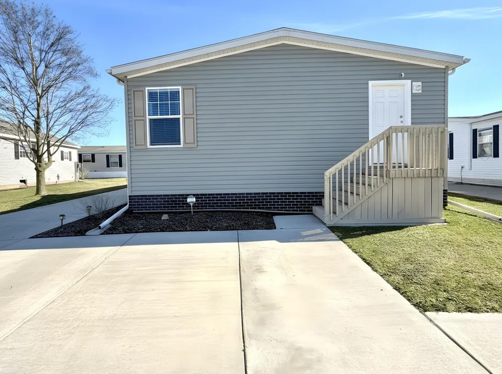 33200 Sumac Court Lenox Township, MI 48048