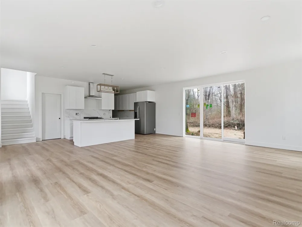 11810 Scenic Valley Springfield Charter Township, MI 48350
