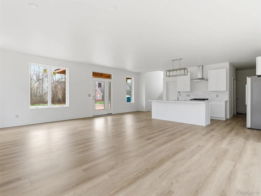 11810 Scenic Valley Springfield Charter Township, MI 48350