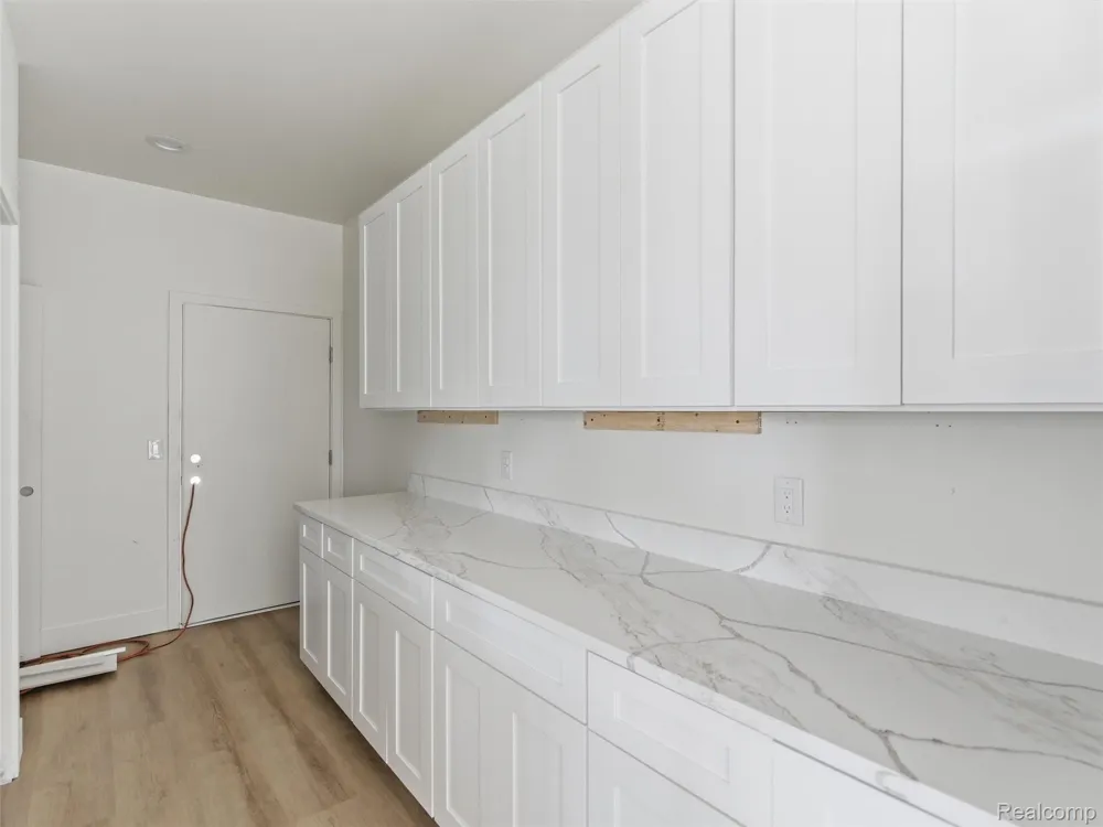 11810 Scenic Valley Springfield Charter Township, MI 48350