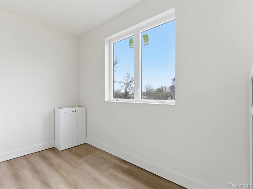 11810 Scenic Valley Springfield Charter Township, MI 48350