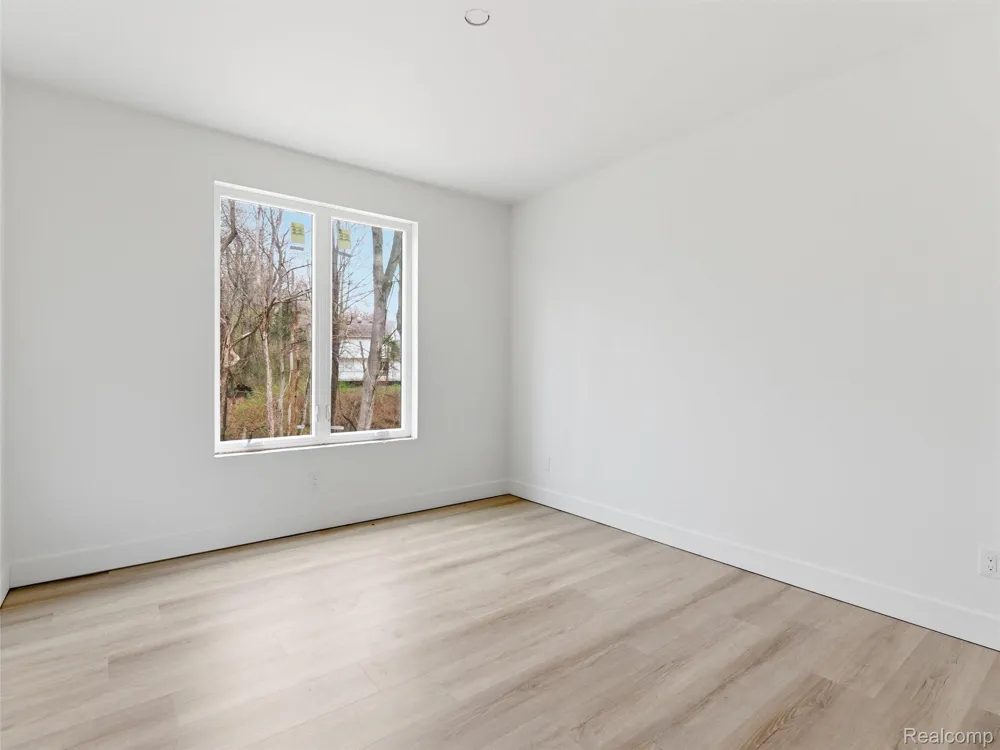 11810 Scenic Valley Springfield Charter Township, MI 48350