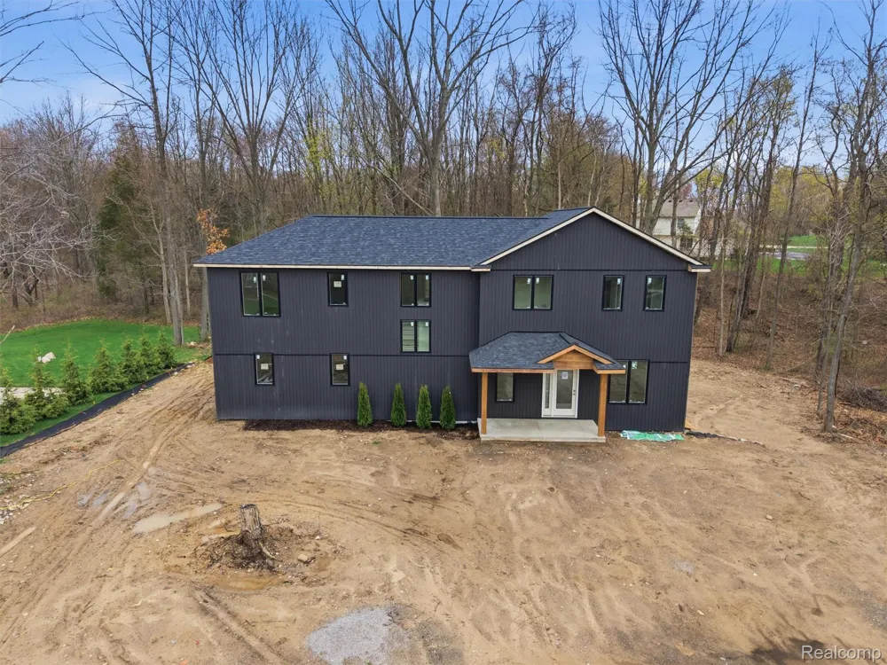 11810 Scenic Valley Springfield Charter Township, MI 48350