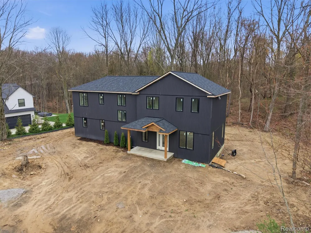 11810 Scenic Valley Springfield Charter Township, MI 48350