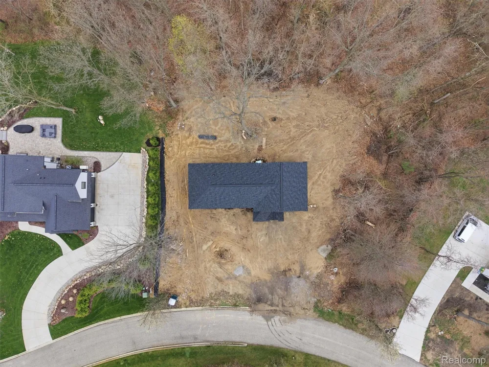 11810 Scenic Valley Springfield Charter Township, MI 48350