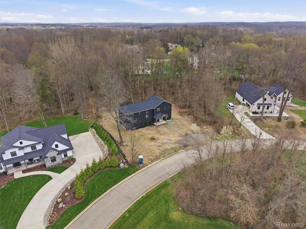 11810 Scenic Valley Springfield Charter Township, MI 48350