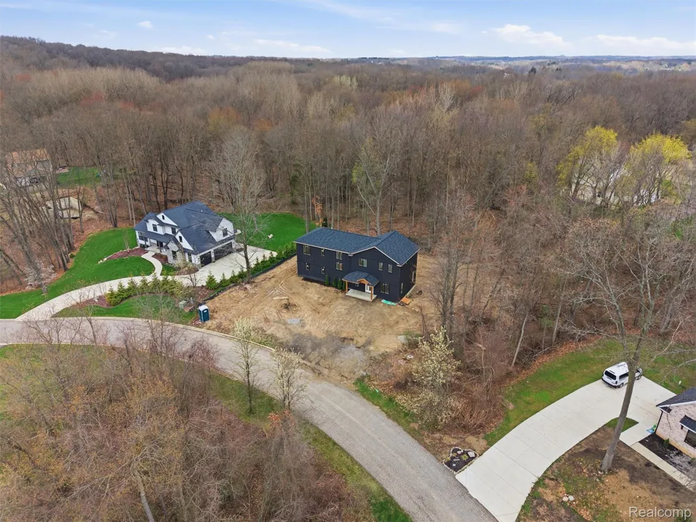 11810 Scenic Valley Springfield Charter Township, MI 48350