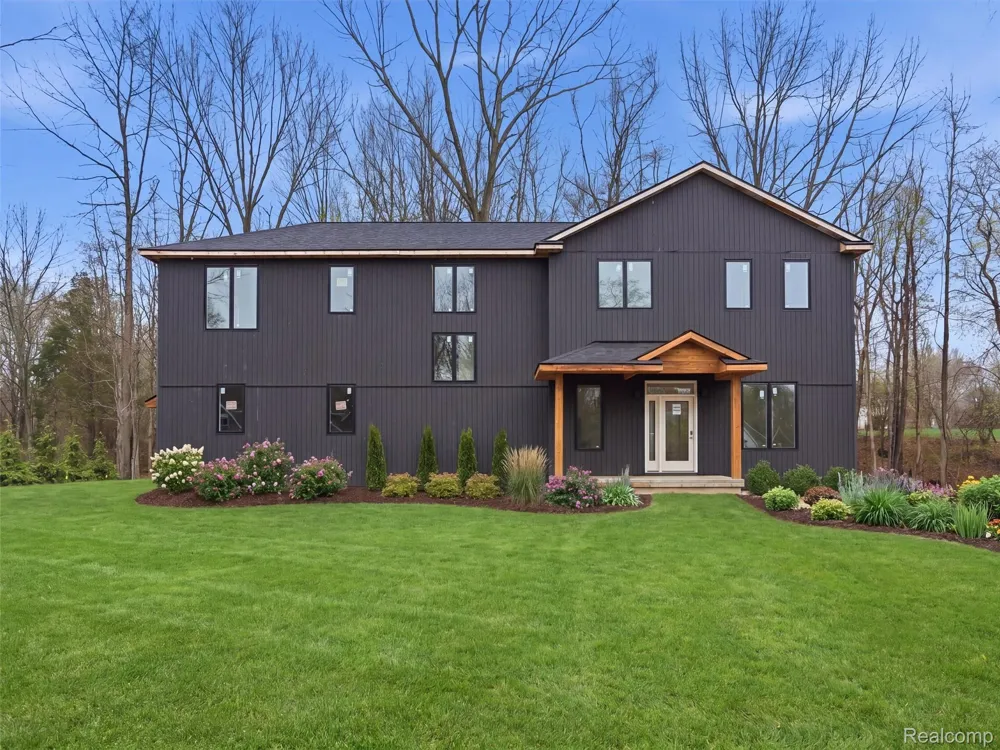 11810 Scenic Valley Springfield Charter Township, MI 48350
